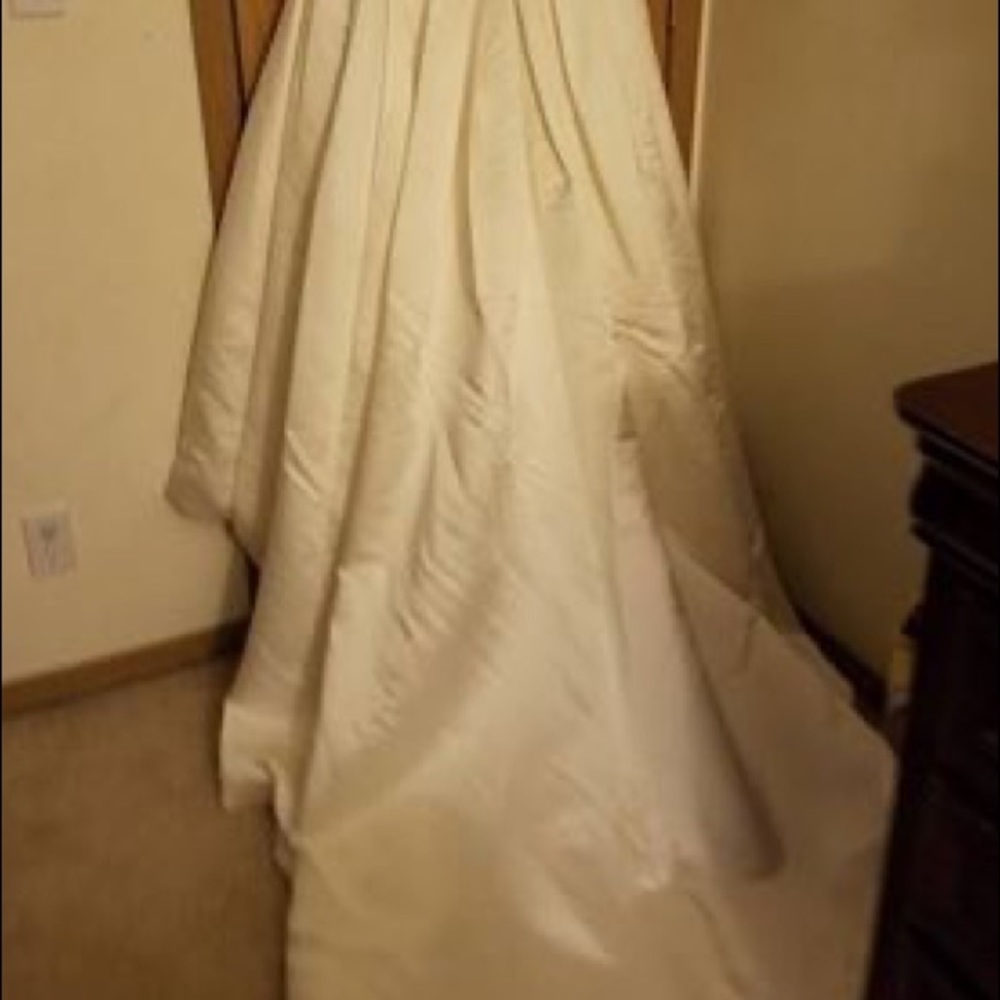 Oleg Cassini Wedding Gown - Picture 5 of 8